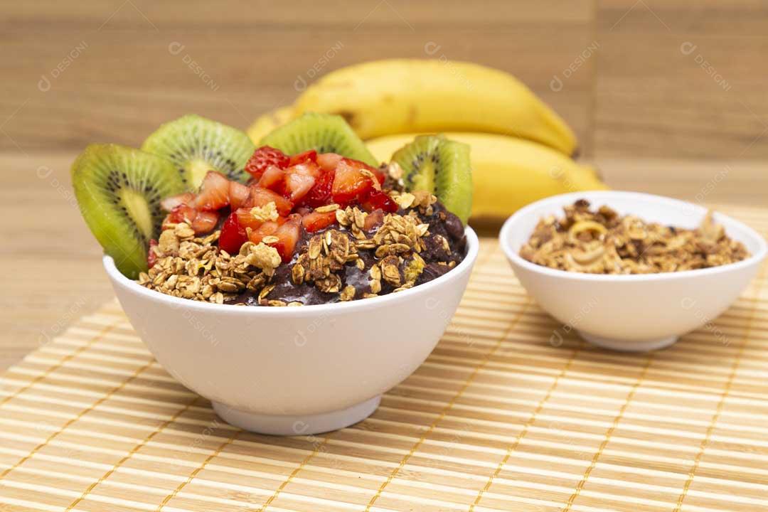 Foto Tigela de AçaÍ Com Morango Imagem JPG