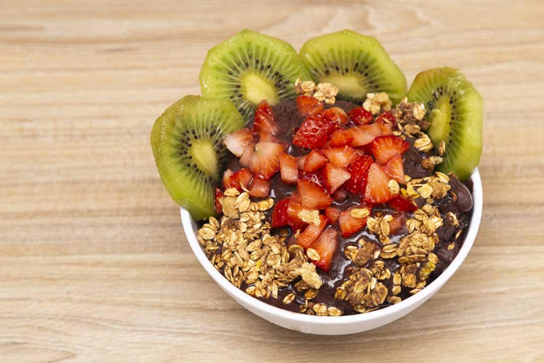 Imagem Tigela Com Açaí Morango Granola Imagem JPG