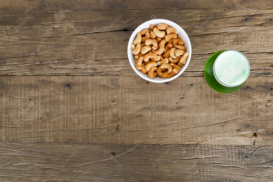 Copo de Cerveja Verde Imagem jpg