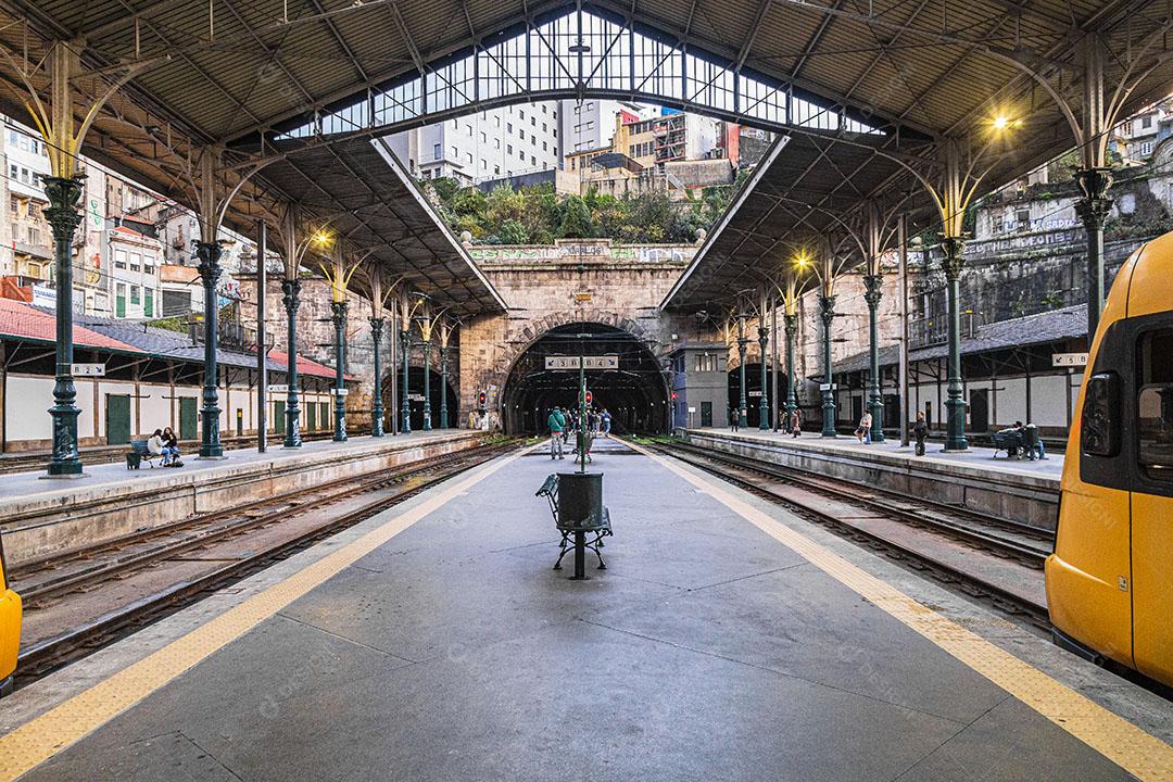 Estação de Trem do Porto em Portugal Imagem jpg