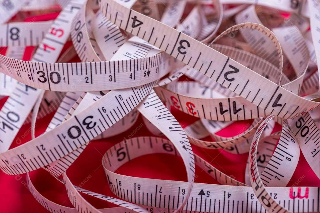 Foto Fita Métrica Academia Com Fundo Vermelho Zoom Imagem JPG