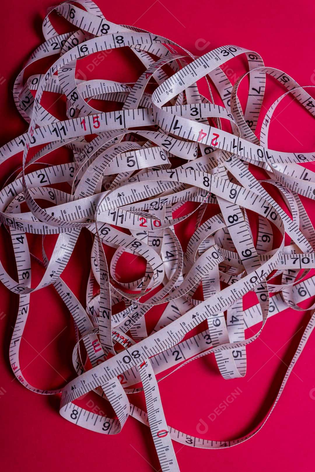 Foto Fita Métrica Academia Com Fundo Vermelho Imagem JPG