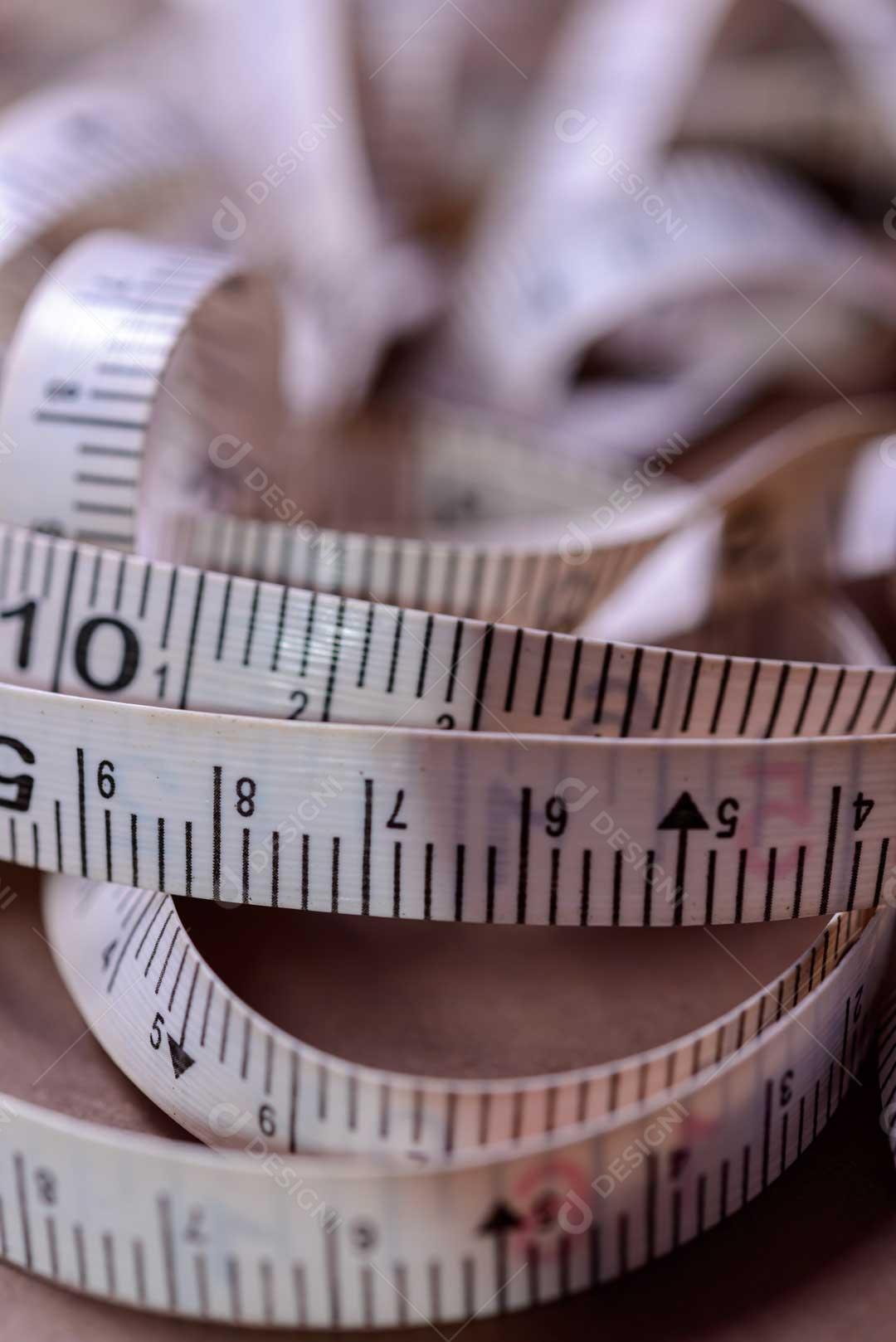 Foto Fita Métrica Academia Fundo Marrom Imagem JPG