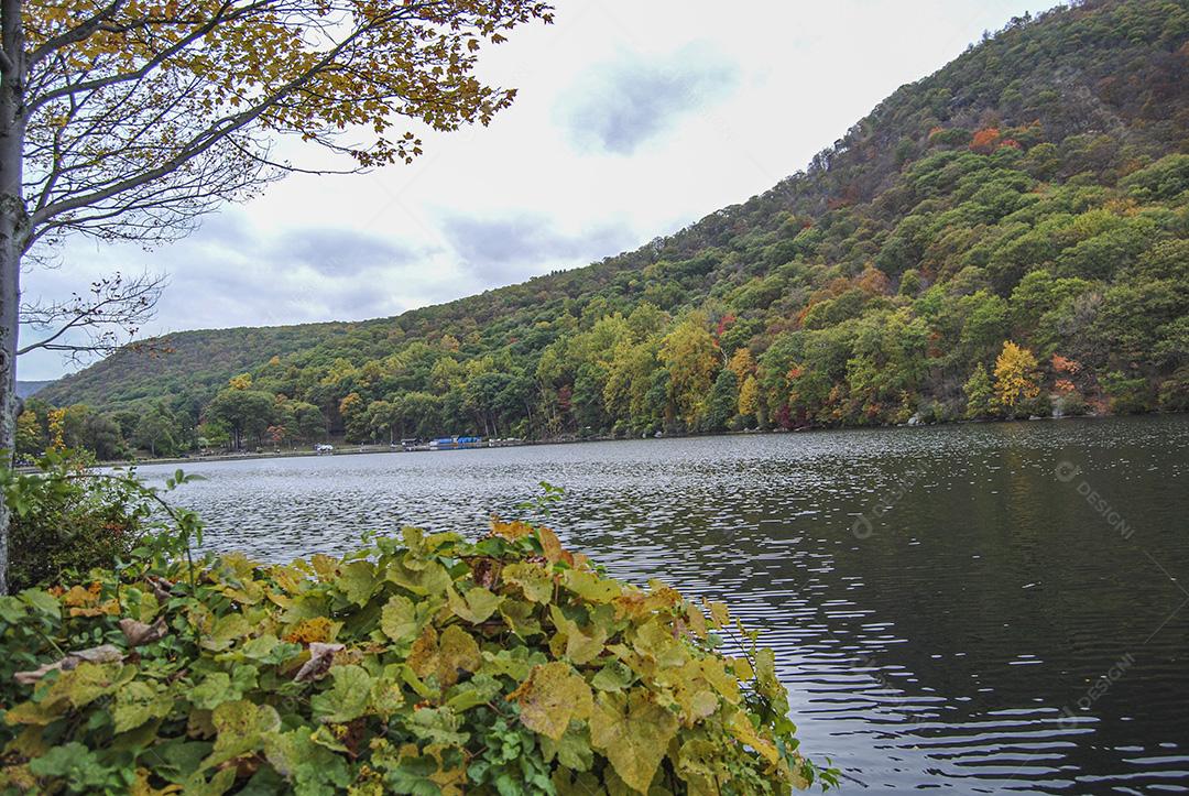 Paisagem Vista do Lago Bear Mountain Em Nova York Imagem JPG