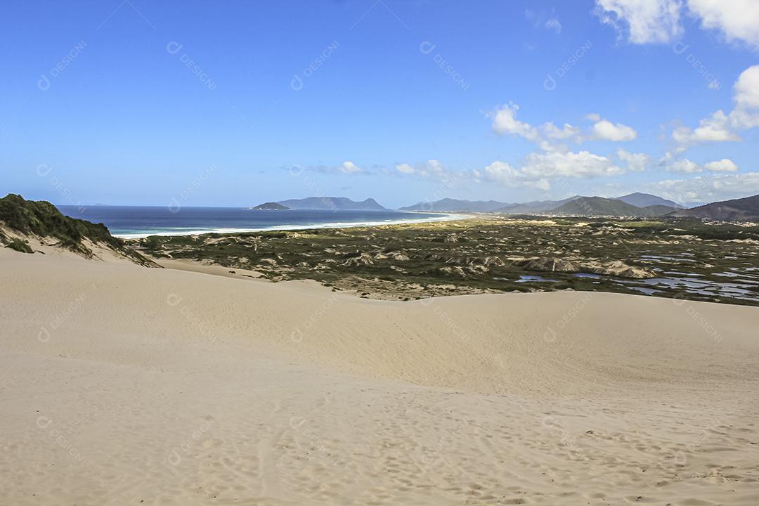Foto Dunas de Areia na Praia da Joaquina Florianópolis Santa Catarina Sul do Brasil