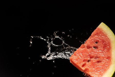Melancia Com Um Lindo Toque De Água Fundo Preto Imagem JPG
