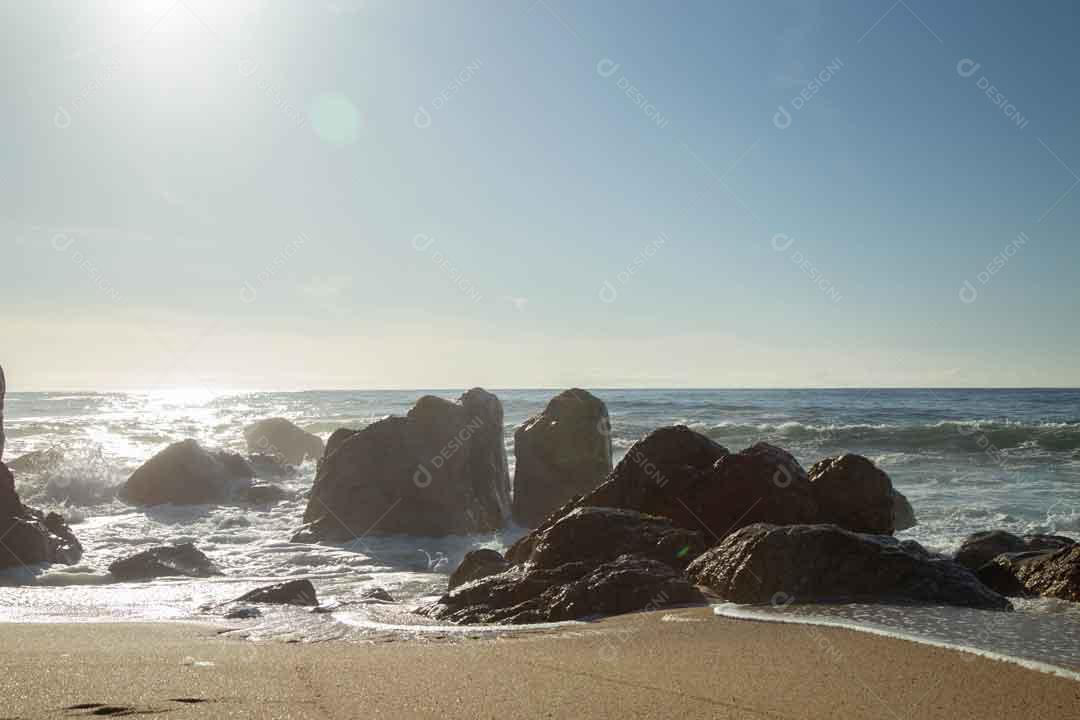 Fotos de Horizontote Com Pedras Pertod o Mar Em Paraia Senhora da Hora Em Portugal Imagem JPG