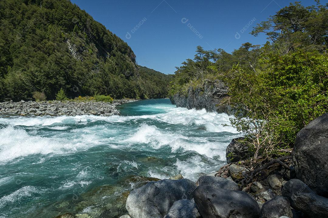 Cachoeira Ojos Del Caburgua Pucon Araucania Chile Patagônia Chilena Imagem JPG