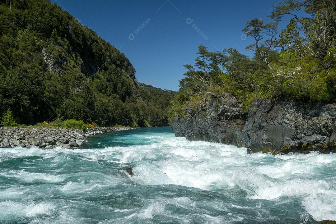 Cachoeira Ojos Del Caburgua Pucon Araucania Chile Patagônia Chilena Imagem JPG