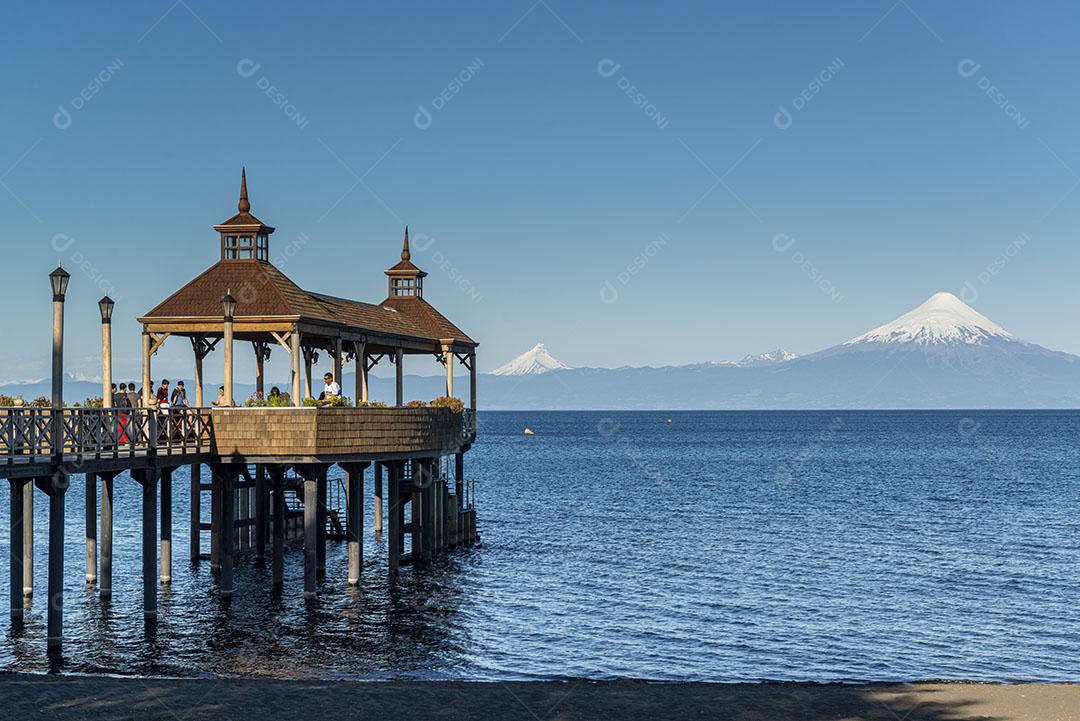 Coreto no Lago Llanquihue Vulcão Osorno Frutillar Llanquihue Los Lagos Imagem JPG
