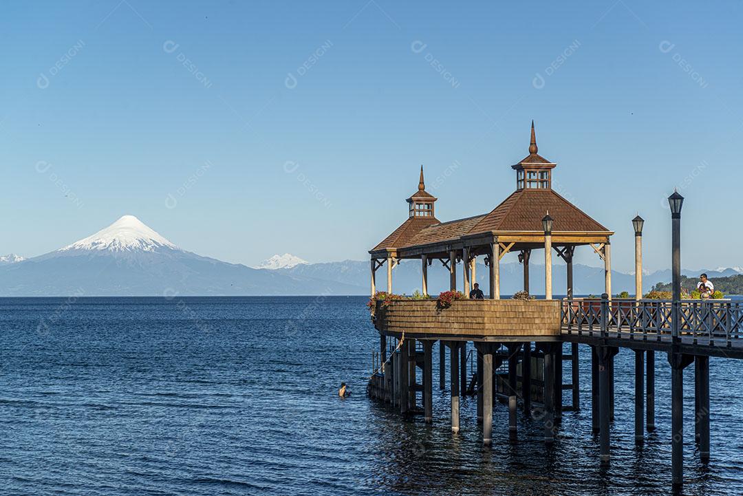 Coreto no Lago Llanquihue Vulcão Osorno Frutillar Llanquihue Los Lagos Imagem JPG