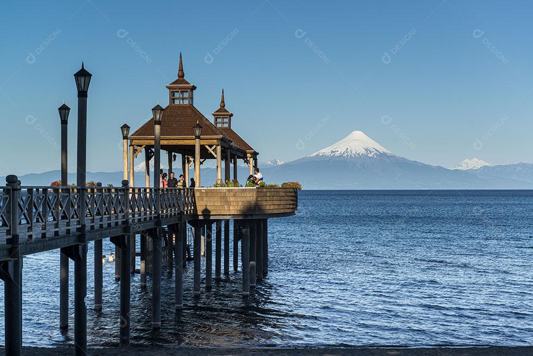 Coreto no Lago Llanquihue Vulcão Osorno Frutillar Llanquihue Los Lagos Imagem JPG