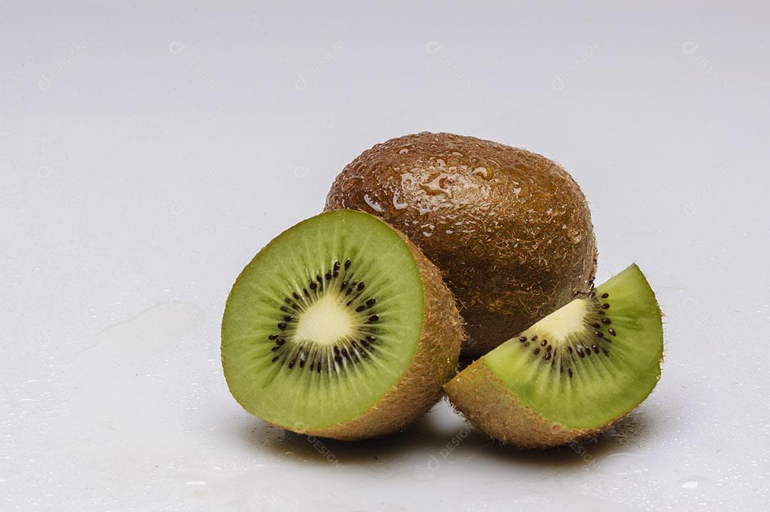 Frutas Kiwi Isolados no Fundo Branco Imagem JPG