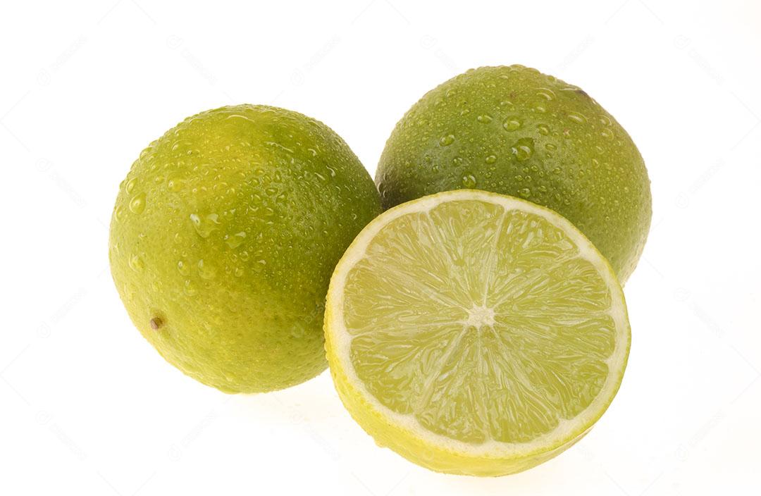 Limões Com Gotas de Água Isoladas no Fundo Branco Imagem JPG