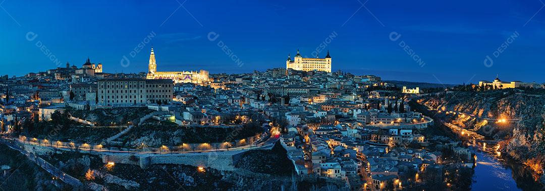 Vista Panorâmica da Cidade de Toledo na Espanha Com a Catedral Imagem JPG