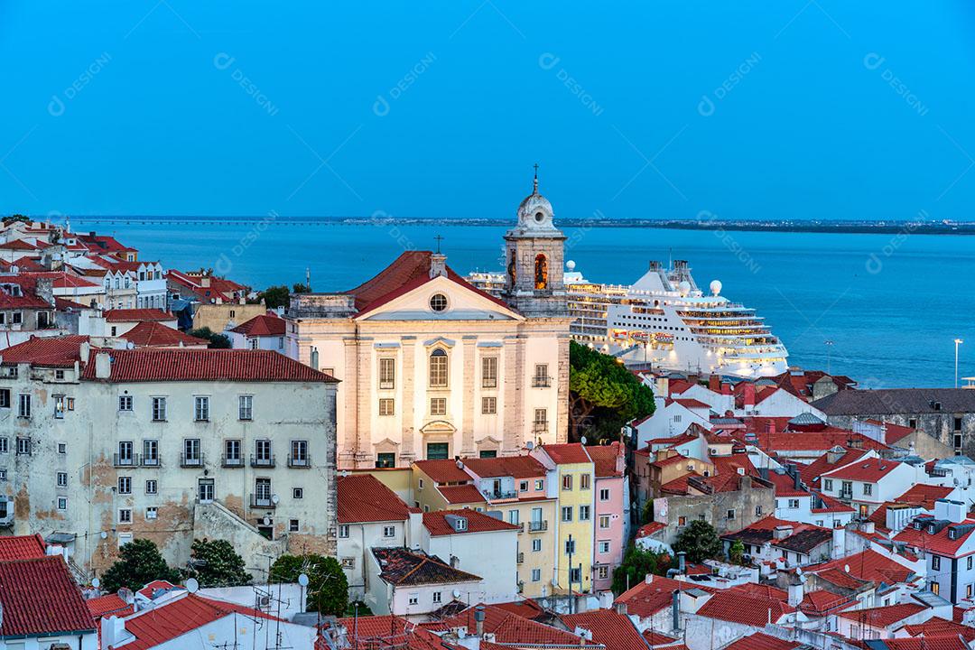 Foto Vista do Bairro Típico de Alfama Em Lisboa Portugal Cúpula do Panteão Nacional