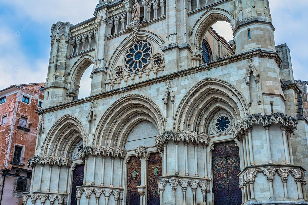 Fachada da Catedral Gótica de Cuenca na Espanha Imagem JPG