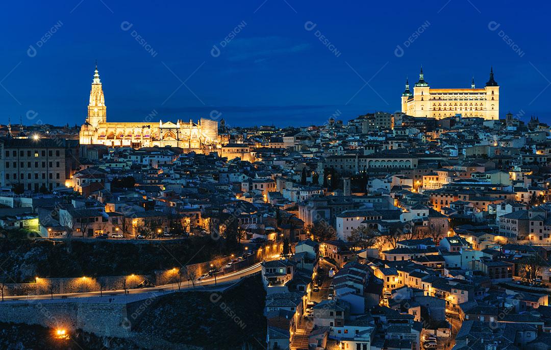 Vista Panorâmica da Cidade de Toledo na Espanha Com a Catedral e o Alcazar Imagem JPG