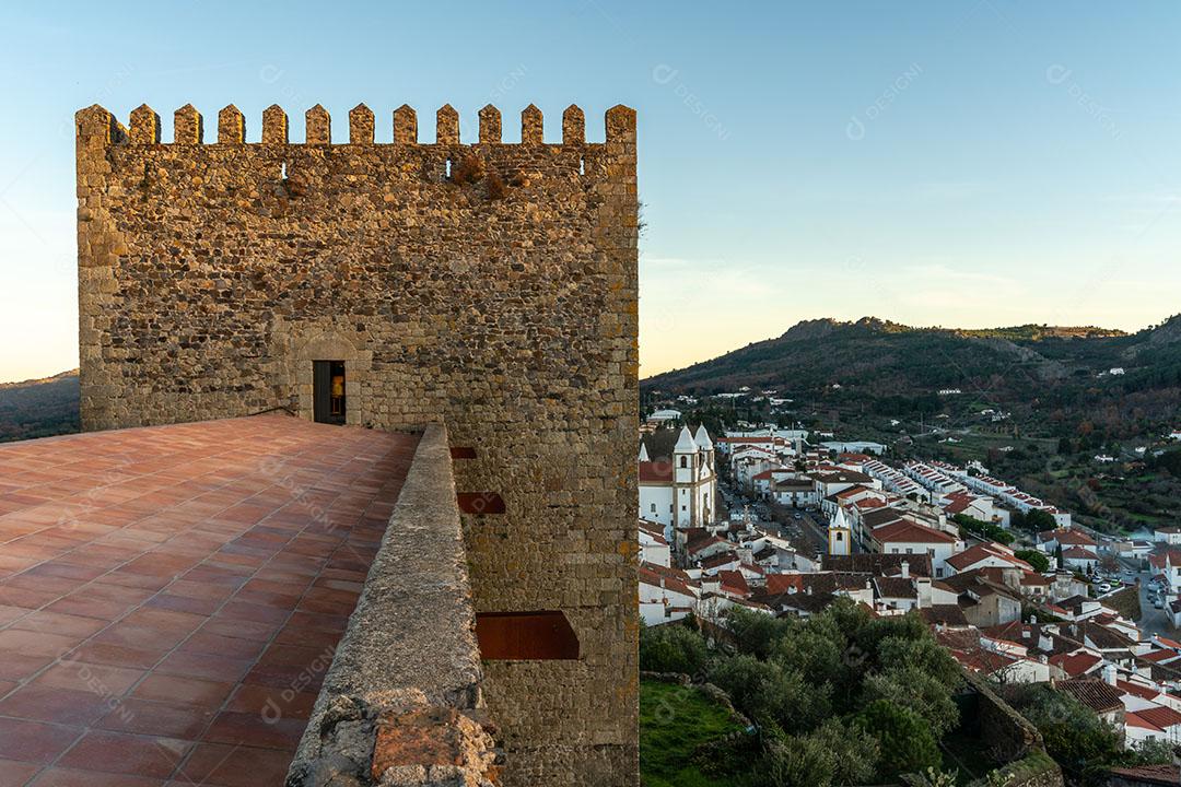 Foto Vista Panorâmica da Cidade Medieval de Castelo de Vide no Alentejo Portugal