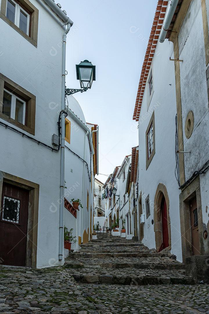 Típica Rua Alentejana Em Portugal na Cidade de Castelo de Vide Imagem JPG