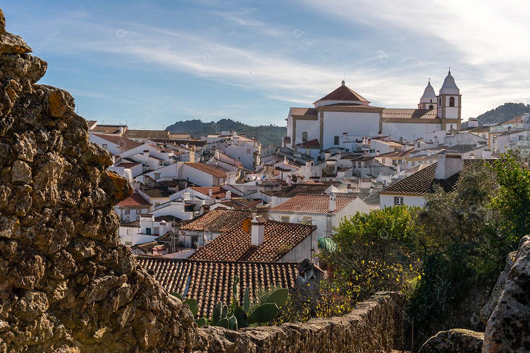 Foto Vista Panorâmica da Cidade Medieval de Castelo de Vide no Alentejo Portugal