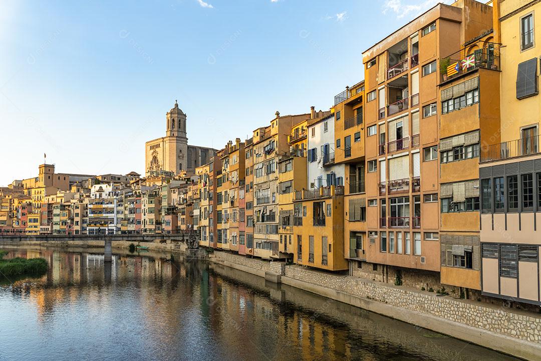 Foto Vista da Cidade Girona no Centro Histórico Catedral da Catalunha Espanha Pôr do Sol