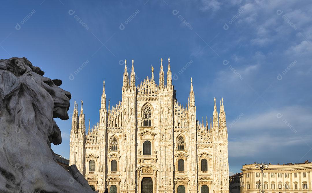 Vista do Duomo de Milão Praça do Duomo Imagem JPG