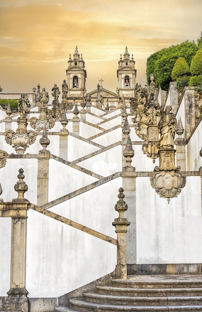 Escadaria e Basílica do Santuário do Bom Jesus do Monte Em Braga Portugal Imagem JPG