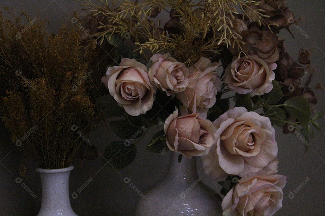 Flores Dentro de Vaso Branco Imagem JPG