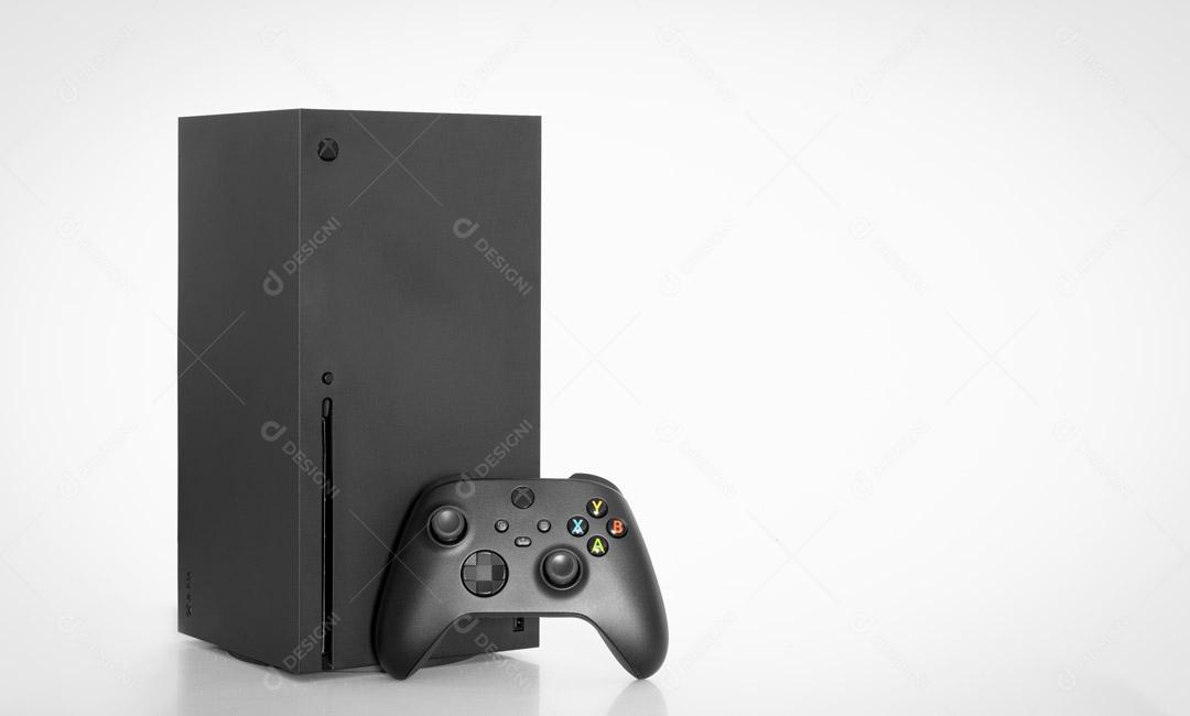 Controle e Console Video Game Preto com Fundo Branco Imagem JPG