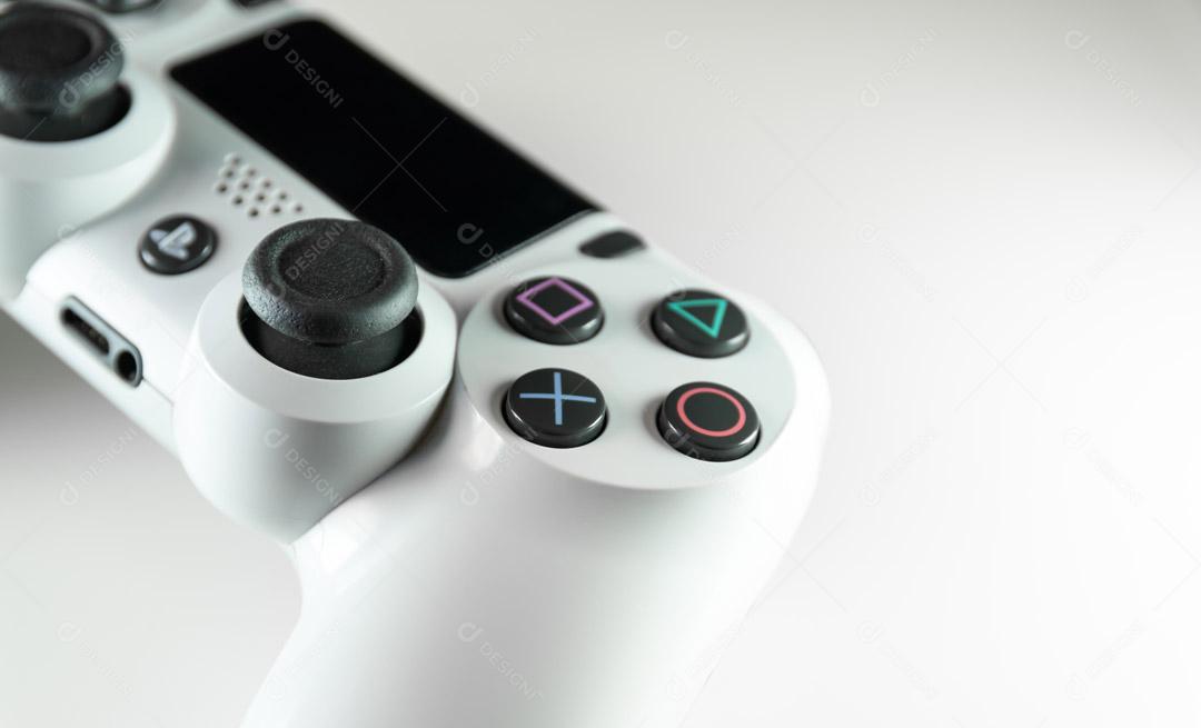 Controlador de Console de Jogos Branco Em Um Fundo Branco Imagem JPG