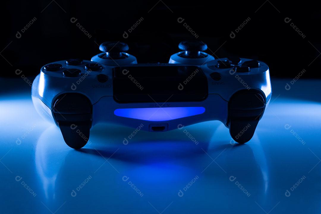 Controlador de Playstation 4 Branco Em Fundo Branco Imagem JPG