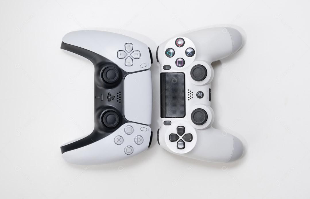 Controladores de Consoles de Jogos Branco Em Um Fundo Branco Imagem JPG