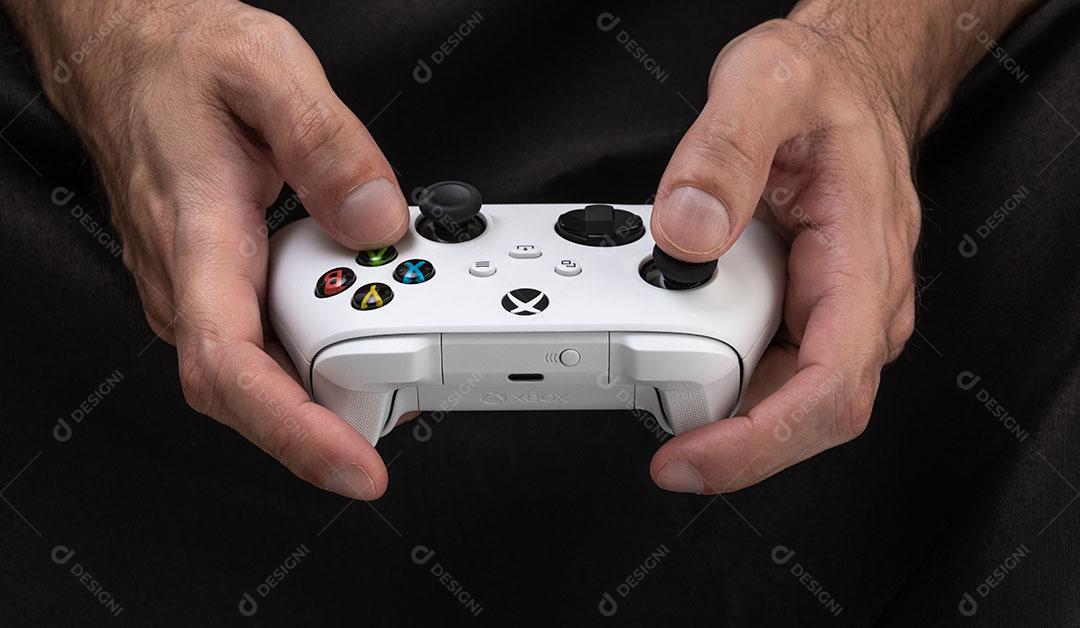 Controlador de Jogos de Última Geração Com Foco de Luz Imagem JPG