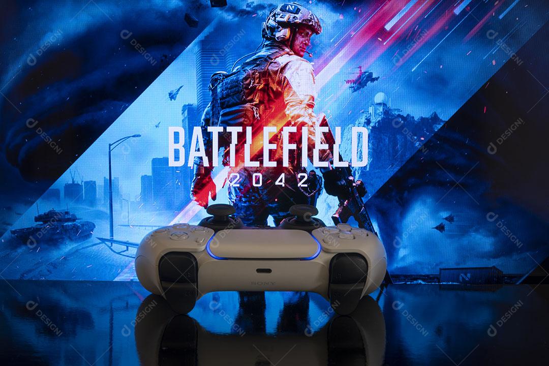 Battlefield 2042 na Tela da Tv Com o Controle do Playstation Imagem JPG