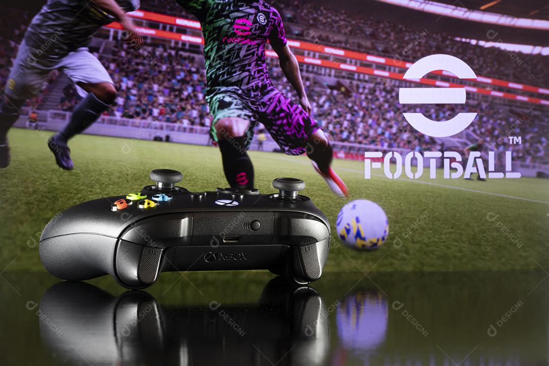 Controle Xbox Com Logotipo Efootball Ao Fundo Imagem JPG