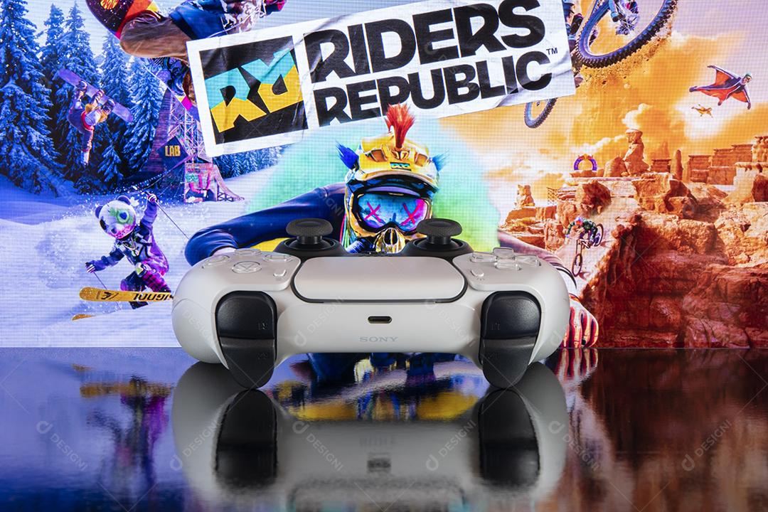 Riders Republic na Tv Com Controle Xbox Imagem JPG