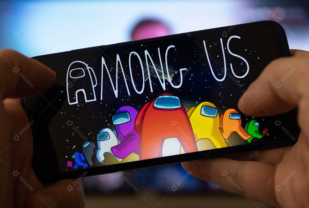 Foto Jogando Entre Nós Smartphone Among Us dos Jogos para Celular Mais Populares