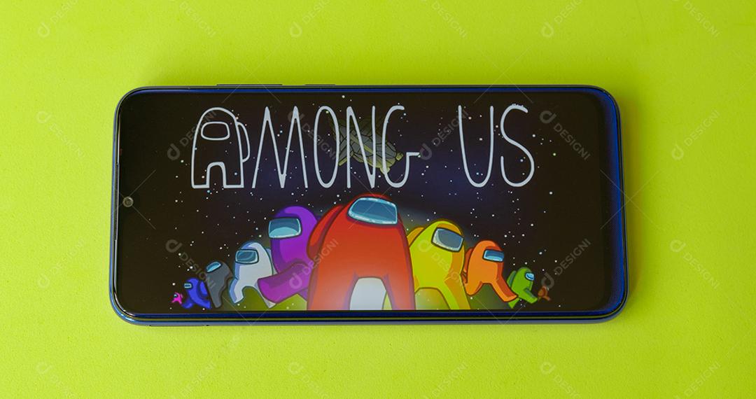 Foto Jogando Entre Nós Smartphone Among Us dos Jogos para Celular Mais Populares