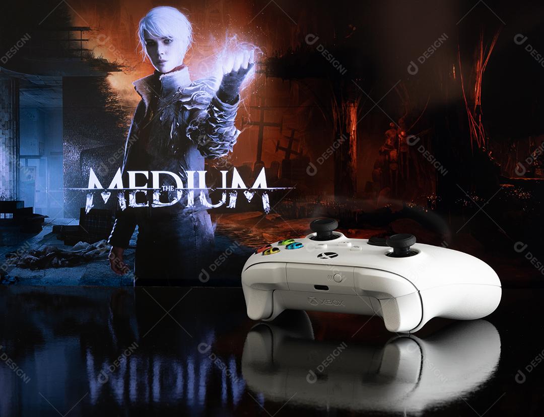 Novo Jogo Exclusivo do Xbox, The Medium Com Controle do Xbox Series s Imagem JPG