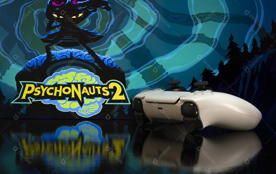 Jogo Psychonauts 2 na Tela da Tv Com Controle do Playstation 5 Imagem JPG