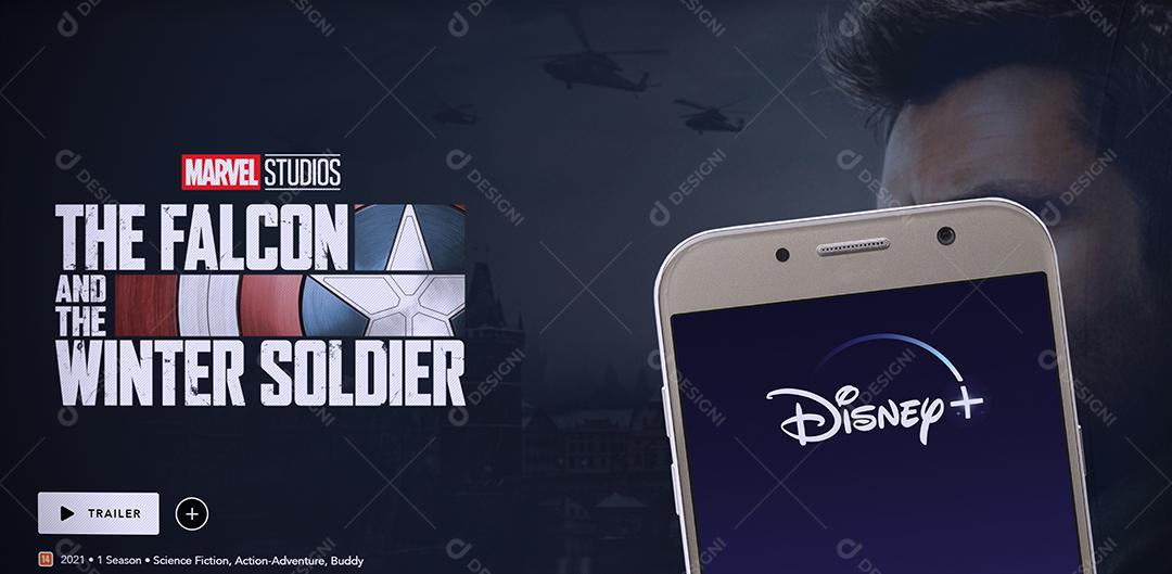 Foto Série Falcão Soldado Invernal Tv Com o Aplicativo Disney Plus na Tela do Smartphone