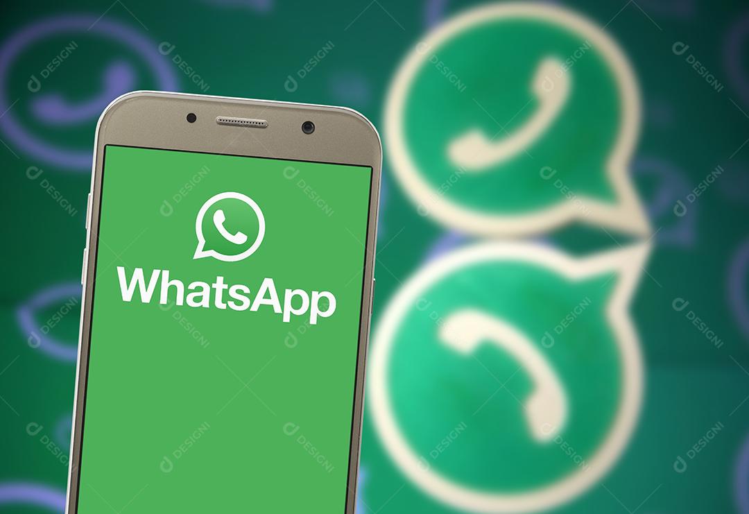 Whatsapp na Tela do Smartphone Imagem JPG
