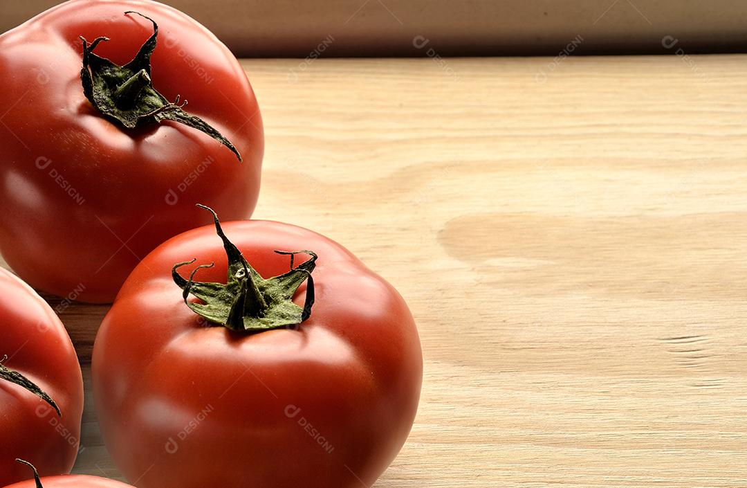 Tomates Maduros e Frescos Imagem JPG