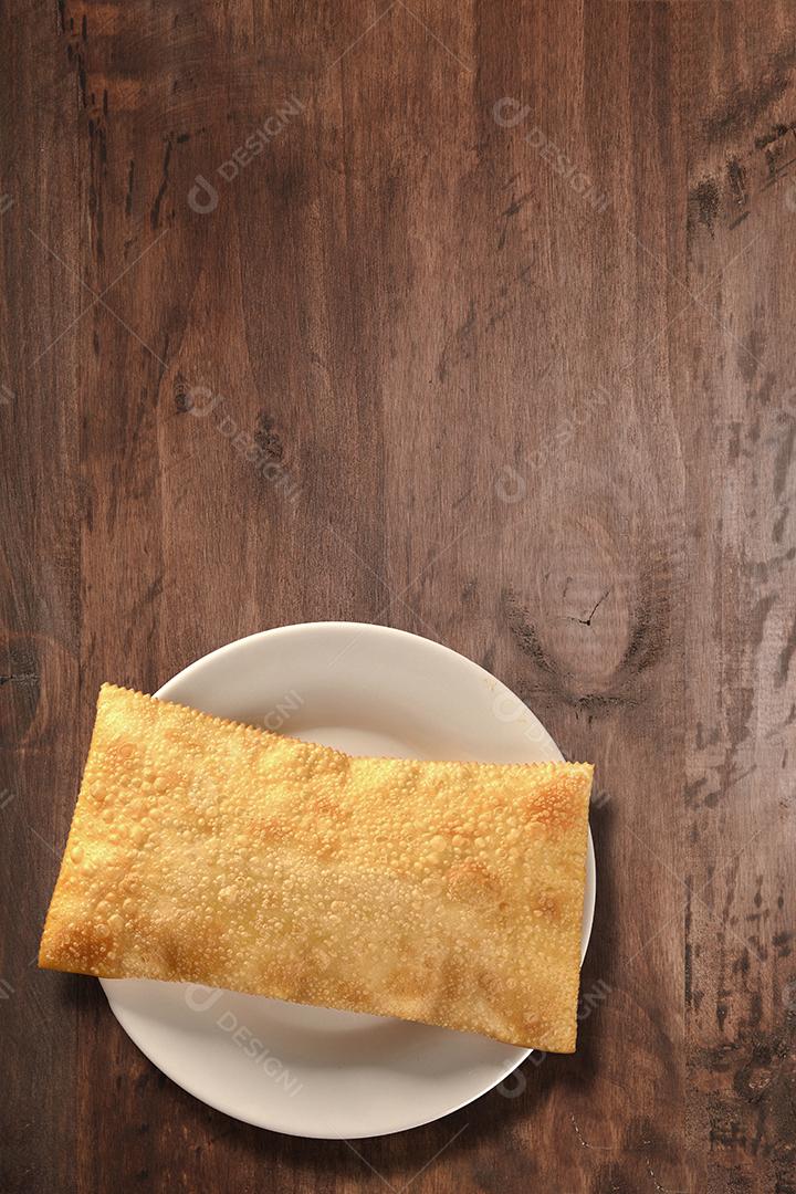 Pastel Frito Grande Isolado Em Fundo Branco Imagem JPG