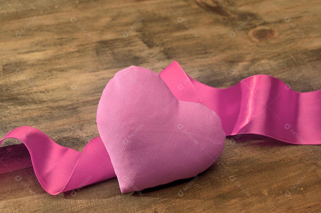 Coração Rosa Com Fita Ao Fundo Imagem JPG
