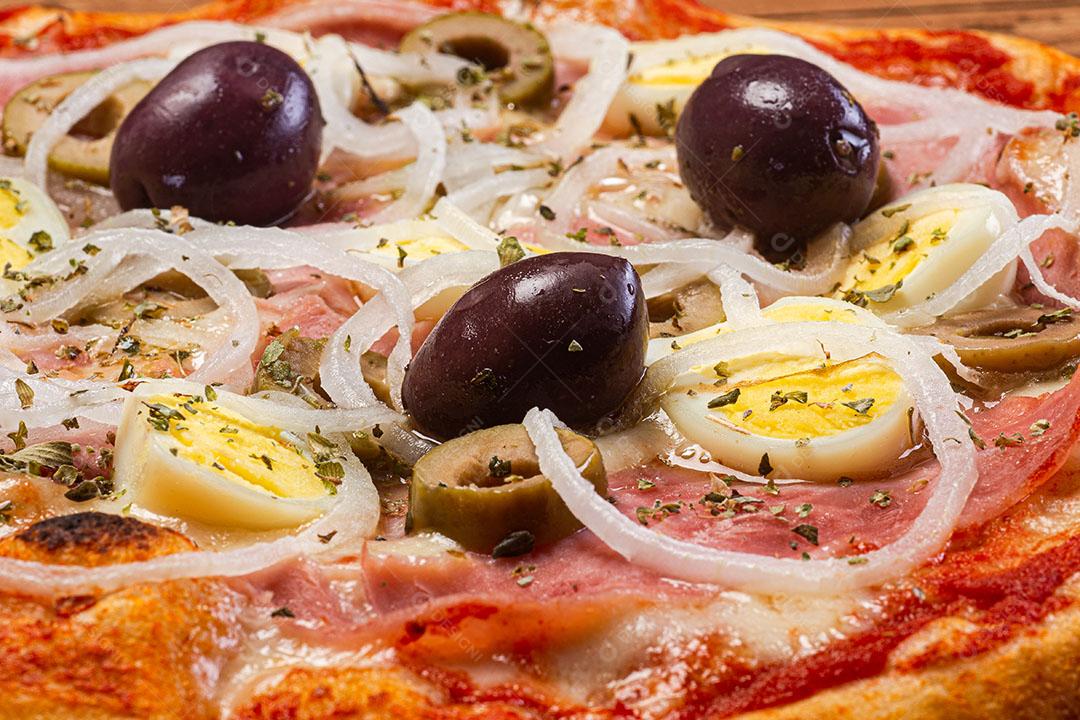 Pizza Tradicional Brasileira Com Sabor Portuguêsa Com Mussarela Imagem JPG