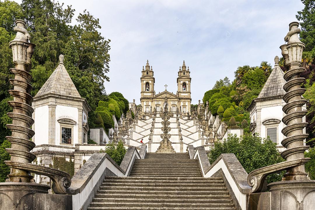 Foto Escada Barroca do Santuário do Bom Jesus do Monte Em Braga Portugal
