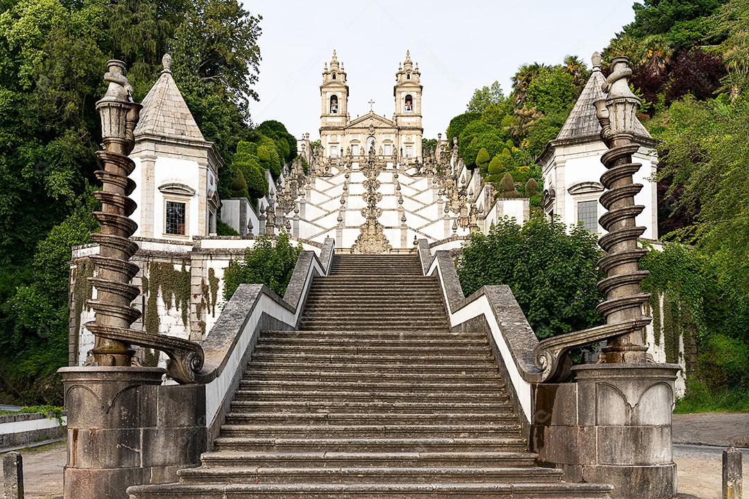 Foto Escada Barroca do Santuário do Bom Jesus do Monte Em Braga Portugal