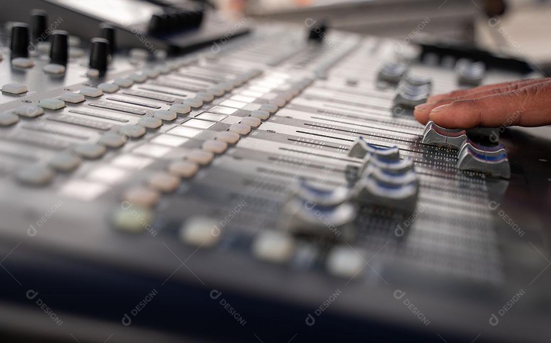 Mixer de Som Profissional Imagem JPG